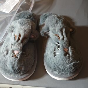 Source Unknown Gray Cat Slippers Size 7.5/8